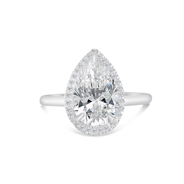 SOLITAIRE ENGAGEMENT RING WITH TOP HAL