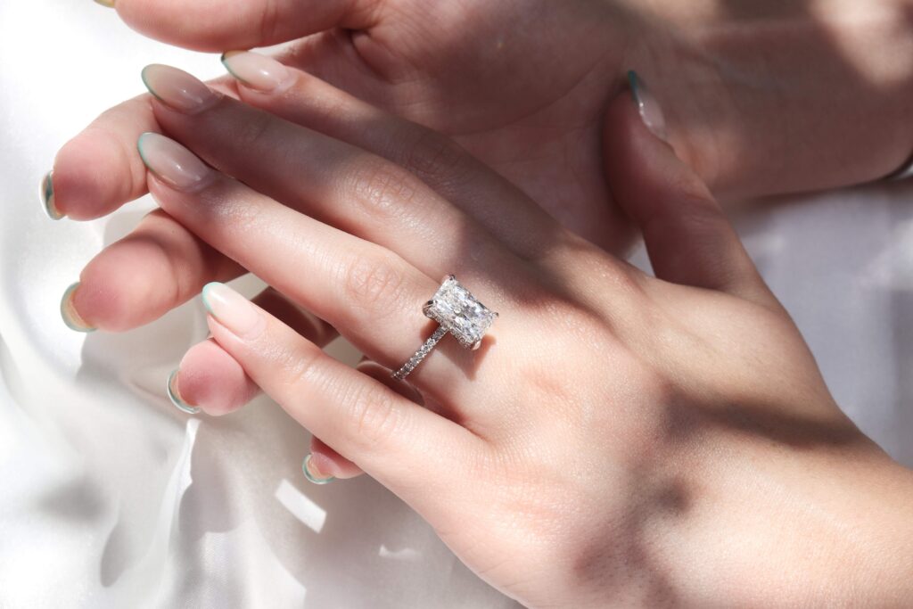 Close-up of Radiant-cut Ring (1)