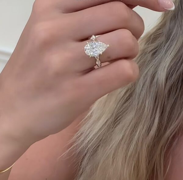 Daniel's Pear-shape Engagement Ring